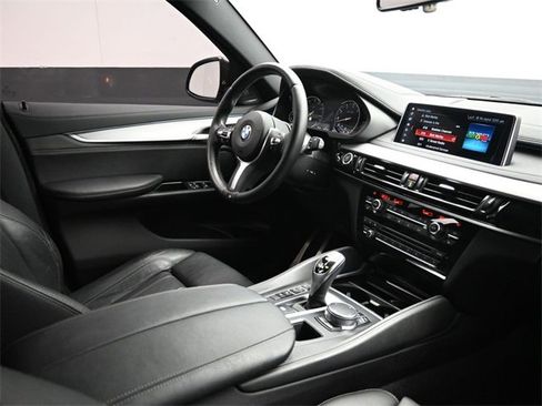 Used 2019 BMW X6 sDrive35i w/ M Sport Package image 21