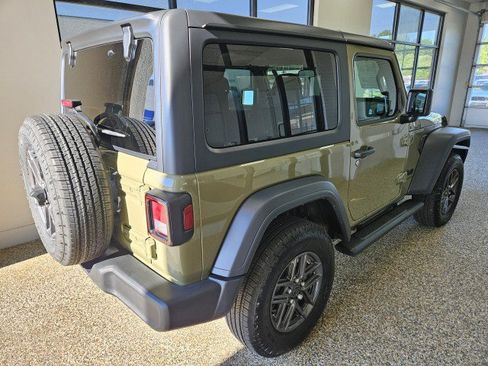 Used 2026 Jeep Wrangler Sport AWD/4WD image 2