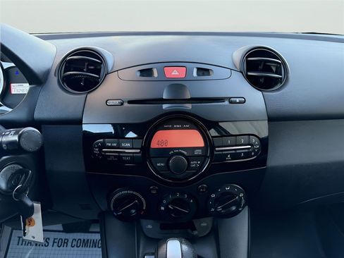 Used 2013 MAZDA MAZDA2 Sport image 18