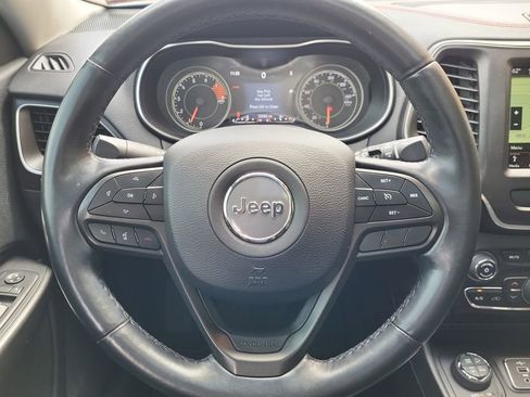 Used 2019 Jeep Cherokee Trailhawk w/ Comfort/Convenience Group AWD/4WD image 26