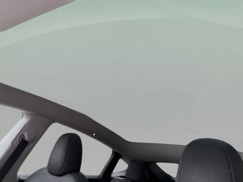 Used 2025 Tesla Model Y Long Range RWD image 27