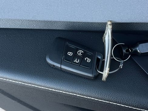 Used 2025 Volkswagen Jetta SE image 22