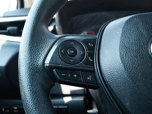 Used 2021 Toyota Corolla LE FWD image 13