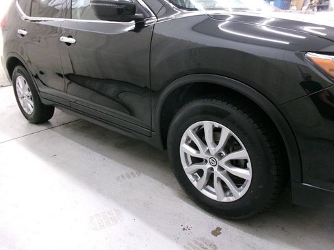 Used 2017 Nissan Rogue SV AWD/4WD image 9