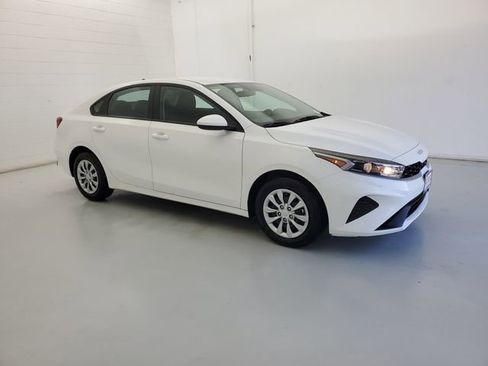 Used 2024 Kia Forte LX image 4