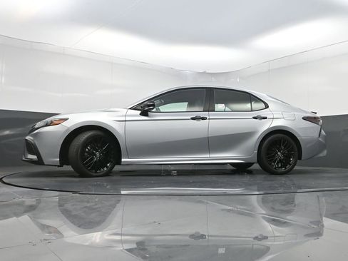 Used 2022 Toyota Camry SE FWD image 27