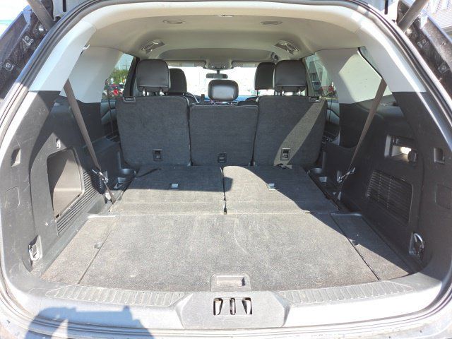 Used 2024 Ford Explorer XLT w/ Equipment Group 202A RWD image 24