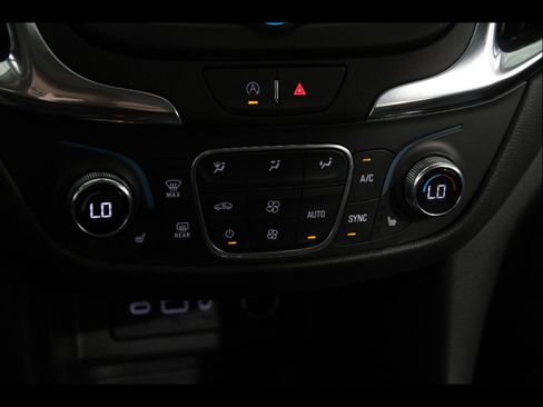 Used 2024 Chevrolet Equinox LT image 15