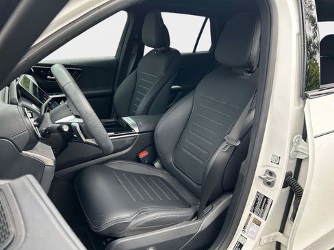 Used 2026 Mercedes-Benz GLC 300 image 14