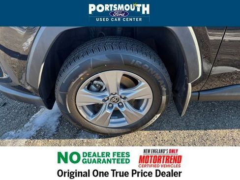Used 2024 Toyota RAV4 XLE w/ Convenience Package image 27