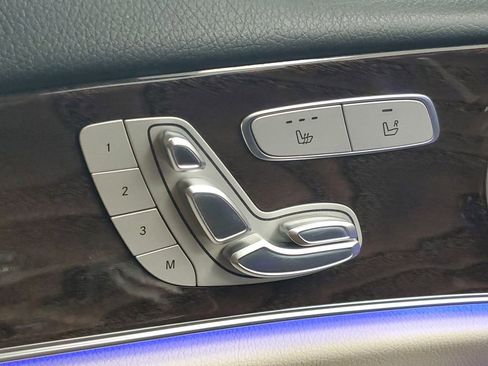 Used 2019 Mercedes-Benz E 300 4MATIC image 17