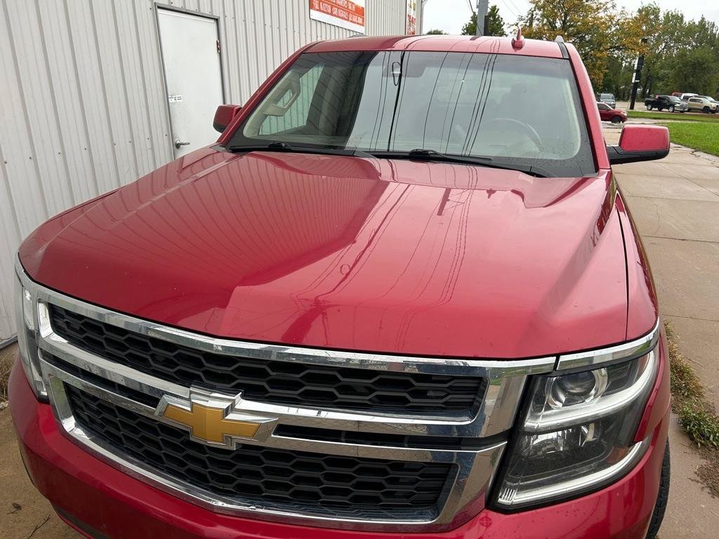 Used 2015 Chevrolet Suburban LT w/ Luxury Package AWD/4WD image 7