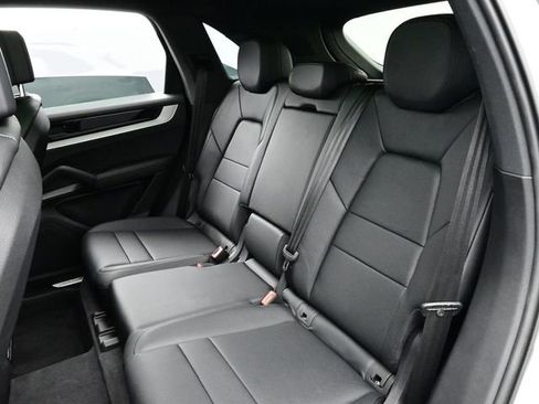 Certified 2025 Porsche Cayenne AWD/4WD image 13