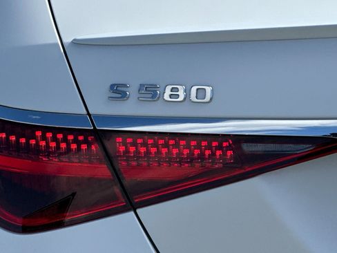 Used 2026 Mercedes-Benz S 580 4MATIC Sedan image 13