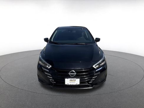 Used 2025 Nissan Versa SV image 4