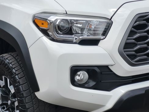 Certified 2023 Toyota Tacoma TRD Off-Road w/ Technology Package AWD/4WD image 5