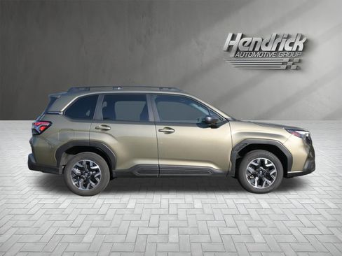Certified 2025 Subaru Forester Premium AWD/4WD image 10