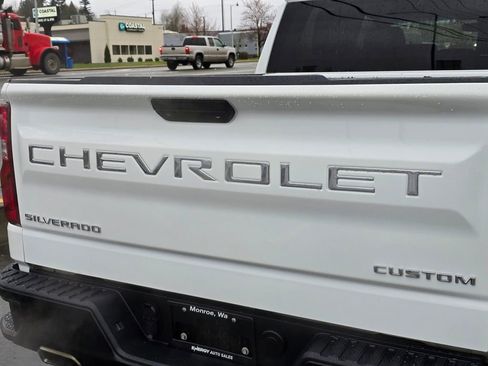 Used 2020 Chevrolet Silverado 1500 Custom Trail Boss w/ Custom Convenience Package AWD/4WD image 14