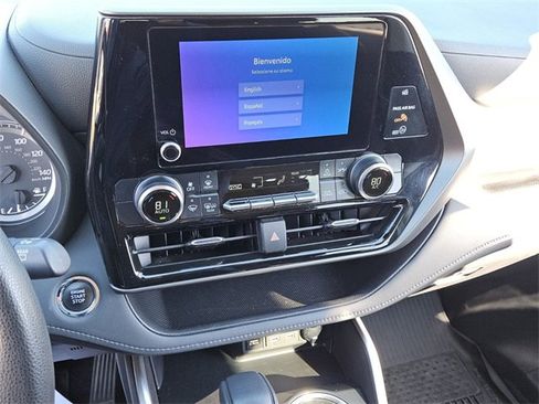 Used 2023 Toyota Highlander L image 18