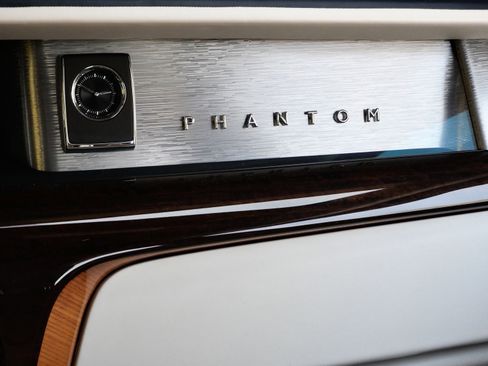 Certified 2023 Rolls-Royce Phantom Sedan RWD image 32