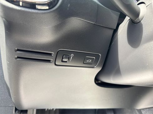 Used 2022 Volvo C40 P8 Recharge Ultimate image 22