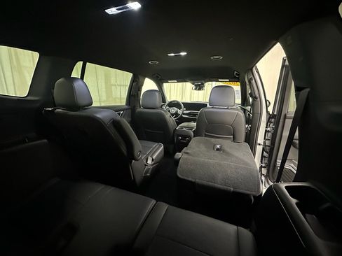 Certified 2025 Buick Enclave Sport Touring image 21