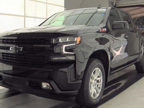 Used 2019 Chevrolet Silverado 1500 RST AWD/4WD image 2