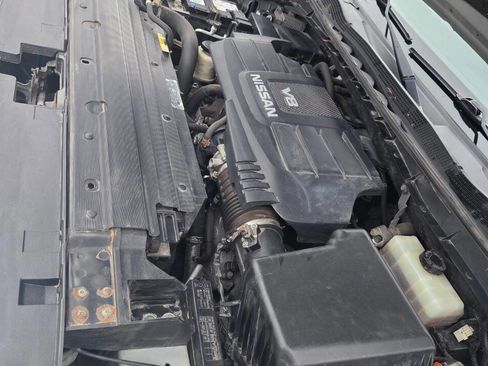 Used 2017 Nissan Titan SL w/ Off-Road Package image 27