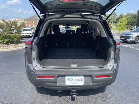 Used 2022 Nissan Pathfinder SV FWD image 34