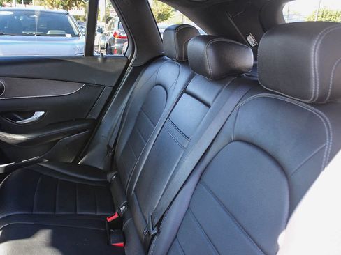 Used 2020 Mercedes-Benz GLC 300 image 23