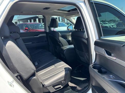 Used 2022 Hyundai Palisade SEL w/ 8P Bench Seat Package AWD/4WD image 13