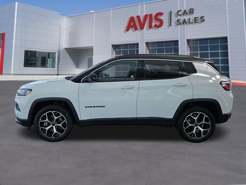 Used 2025 Jeep Compass Limited AWD/4WD image 2