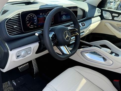 New 2026 Mercedes-Benz GLS 450 4MATIC image 10