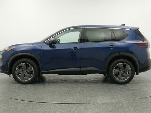 Used 2025 Nissan Rogue SV AWD/4WD image 5