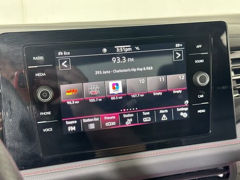 Used 2025 Volkswagen Jetta GLI Autobahn FWD image 28