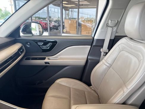 Used 2021 Lincoln Aviator Reserve w/ Equipment Group 201A AWD/4WD image 23