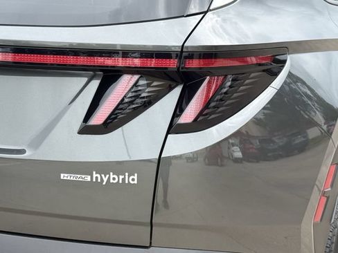 Used 2025 Hyundai Tucson Limited AWD/4WD image 7