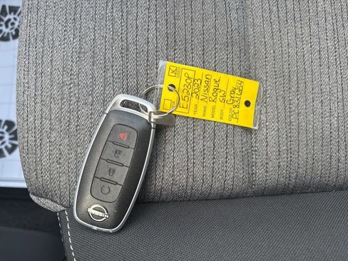 Used 2023 Nissan Rogue SV AWD/4WD image 24