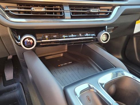 New 2026 Chevrolet Equinox EV RS image 14