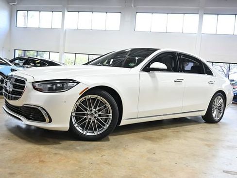 Used 2023 Mercedes-Benz S 580 4MATIC Sedan image 2
