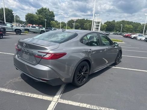 Used 2025 Toyota Camry SE FWD image 4
