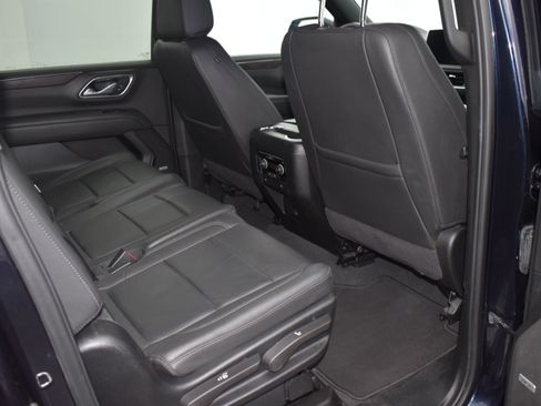 Used 2024 Chevrolet Suburban LT image 10