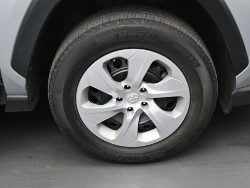 Used 2022 Toyota RAV4 LE image 36