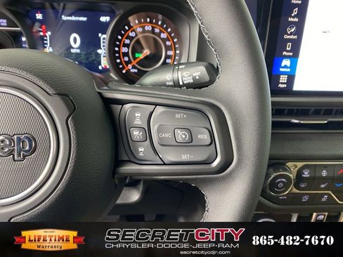 New 2026 Jeep Gladiator Willys AWD/4WD image 17