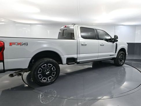 Used 2025 Ford F250 Platinum w/ FX4 Off-Road Package image 6