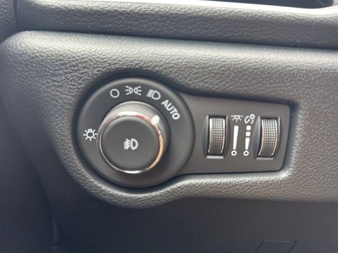 New 2026 Chrysler Pacifica Select image 24