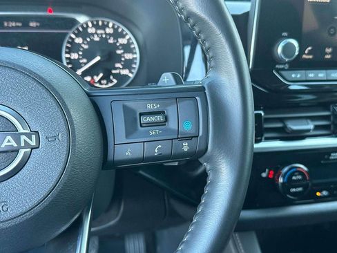 Used 2024 Nissan Pathfinder SV image 23