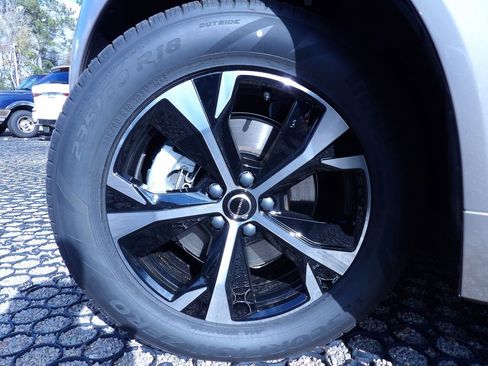 New 2026 Volvo XC60 B5 Core w/ Climate Package image 29