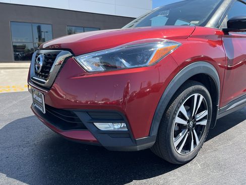 Used 2019 Nissan Kicks SR w/ SR Premium Package image 39