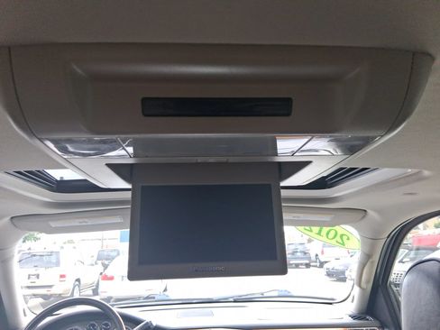 Used 2012 Cadillac Escalade Platinum AWD/4WD image 19